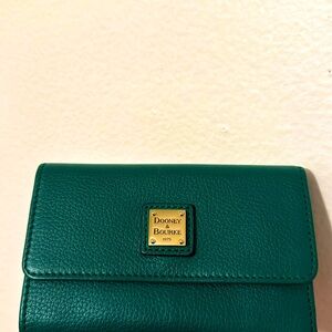Dooney & Bourke wallet